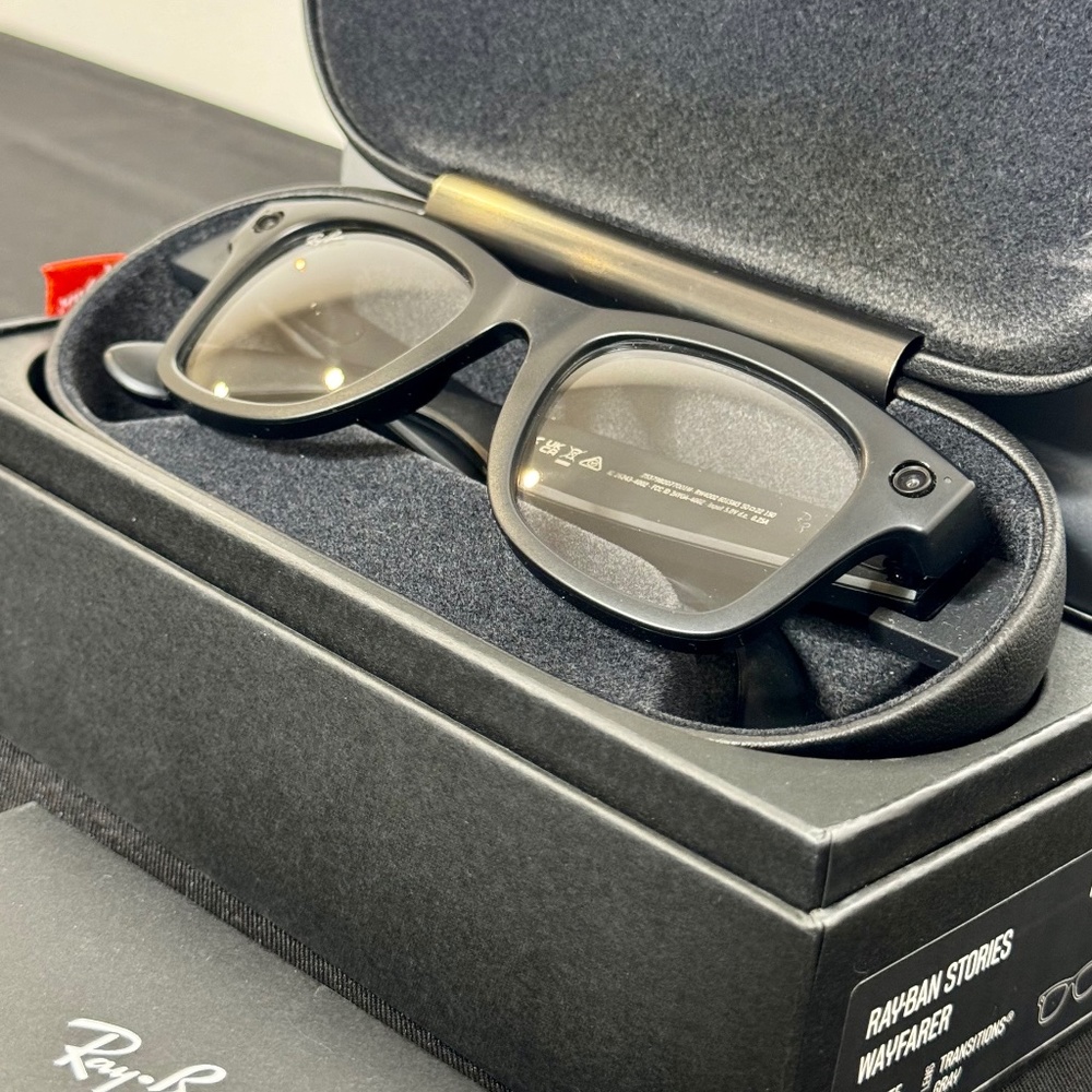 NEW Ray-Ban Stories - Wayfarer Transition Lens Smart Glasses